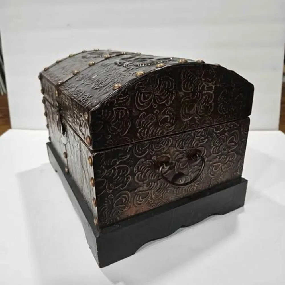 Vintage Style Embossed Dome Top Trunk